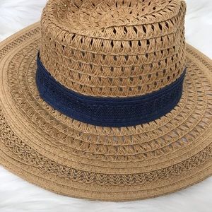 Accessories - {No Brand} Woven Beach Hat w/Navy Band Accessories - {No Brand} Woven Beach Hat w/Navy Band